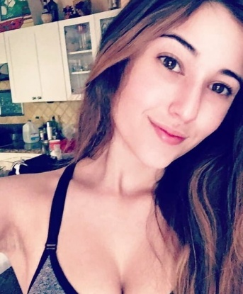 Я готова подарить тебе незабываемые моменты релаксации и наслаждения. 💋 Благодаря моему опыту, ты ощутишь себя настоящим мужчиной, который заслуживает внимания и ласки. 🔥 Мои возможности безграничны и я готова исполнить твои самые сокровенные фантазии. 🌟 Позволь отдаться моим нежным рукам и погрузиться в мир удовольствия и наслаждения. 💃 Отзывы моих предыдущих клиентов говорят самыми прекрасными словами обо мне. 💖 Жду тебя, чтобы создать незабываемые моменты удовольствия и страсти. 💫 Обещаю, ты останешься доволен и захочешь вернуться ко мне снова и снова. 🌹 Живу в Москве, где мои услуги доступны для истинных ценителей качественного отдыха. 🏙️ 💕 Радует, что я здесь, чтобы тебе доставить настоящее наслаждение. 😘 Фото мои, жду тебя, дорогой! 💋 Полина